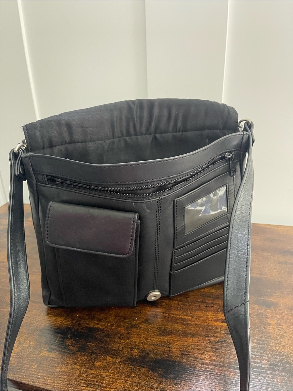 Wilsons Leather Black Leather Messenger Bag with Top Handle - Picture 4 of 12